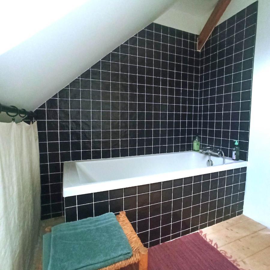 Chambre Dans Atelier D'Artiste Panzió Le Mans Kültér fotó