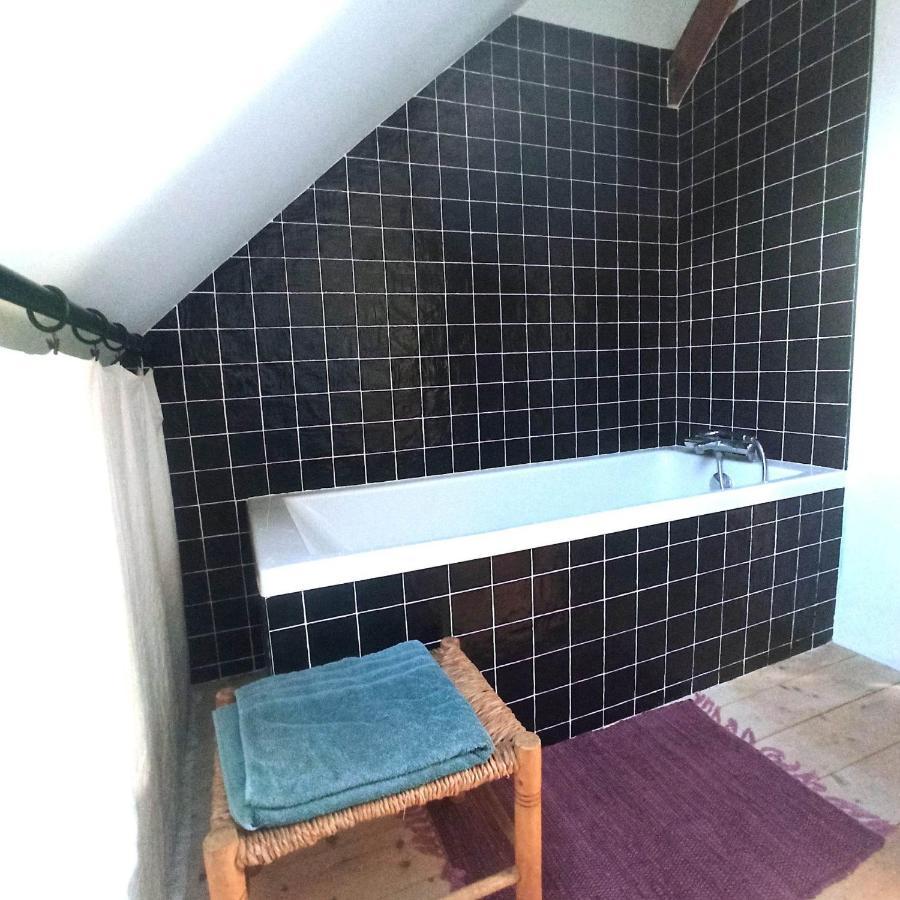 Chambre Dans Atelier D'Artiste Panzió Le Mans Kültér fotó